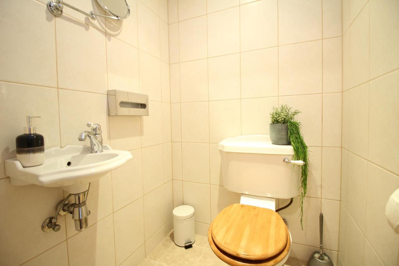 Tallinn City Apartments Roosikrantsi Buitenkant foto