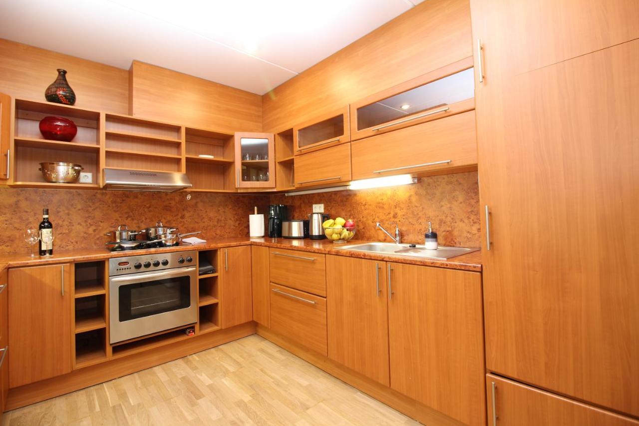 Tallinn City Apartments Roosikrantsi Buitenkant foto